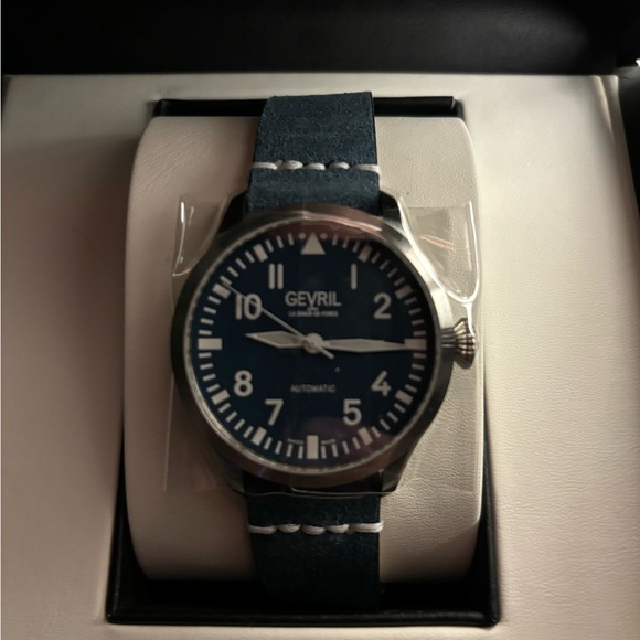 Gevril Vaughn - Pilot - Picture 2 of 4